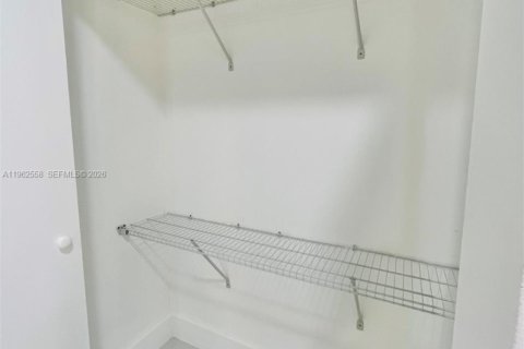 Immobilier commercial à louer à Miami, Floride: 1 chambre, 65.03 m2 № 2023774 - photo 8