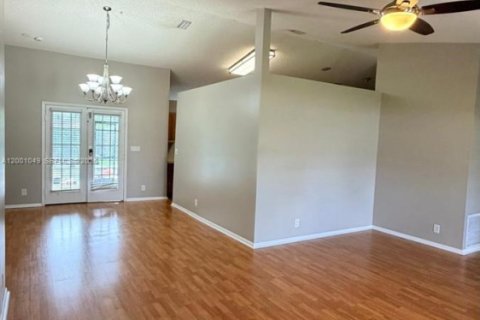 Снять в аренду виллу или дом в Плантация, Флорида 4 спальни, 205.78м2, № 2065615 - фото 10