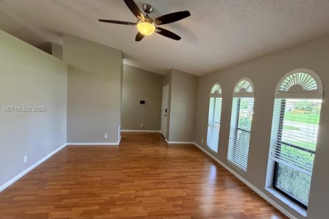 Снять в аренду виллу или дом в Плантация, Флорида 4 спальни, 205.78м2, № 2065615 - фото 8