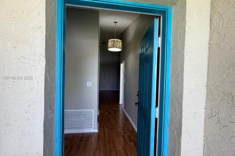 Снять в аренду виллу или дом в Плантация, Флорида 4 спальни, 205.78м2, № 2065615 - фото 4