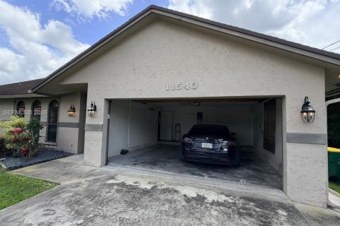 Снять в аренду виллу или дом в Плантация, Флорида 4 спальни, 205.78м2, № 2065615 - фото 2