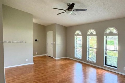 Снять в аренду виллу или дом в Плантация, Флорида 4 спальни, 205.78м2, № 2065615 - фото 6