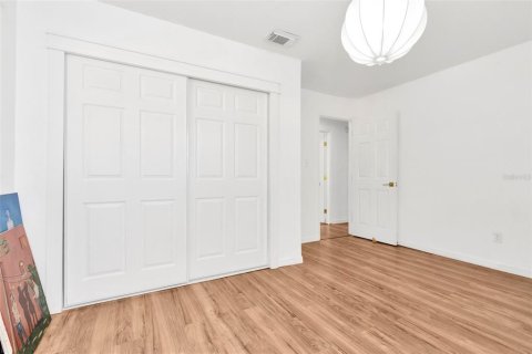 House in Tampa, Florida 3 bedrooms, 111.11 sq.m. № 1835506 - photo 22