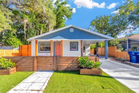 House in Tampa, Florida 3 bedrooms, 111.11 sq.m. № 1835506 - photo 1