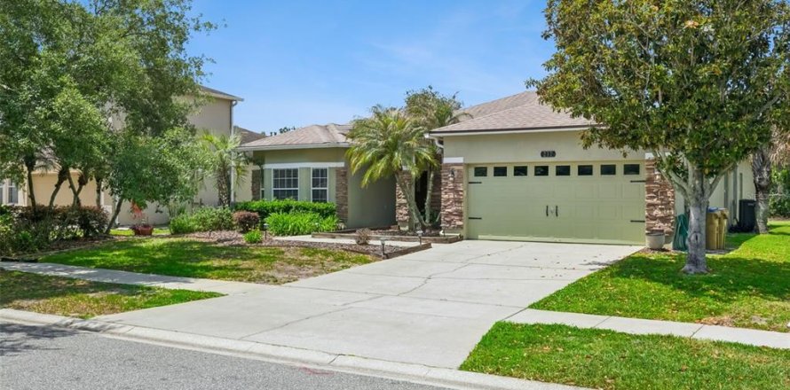 Villa ou maison à Kissimmee, Floride 4 chambres, 211.63 m2 № 2107268