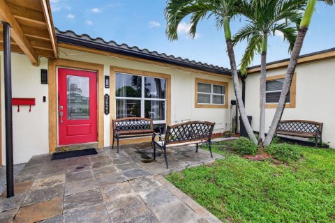 Villa ou maison à vendre à Fort Lauderdale, Floride: 4 chambres, 127.55 m2 № 2433022 - photo 2