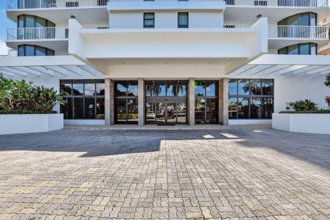 Condominio en Highland Beach, Florida, 3 dormitorios № 2240095