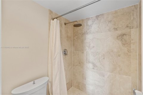 Condo in Aventura, Florida, 2 bedrooms  № 1868251 - photo 24