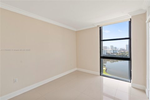 Condo in Aventura, Florida, 2 bedrooms  № 1868251 - photo 11