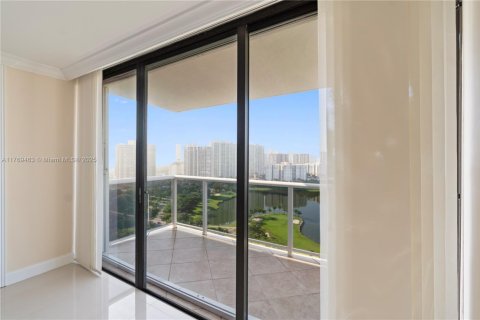 Condo in Aventura, Florida, 2 bedrooms  № 1868251 - photo 10