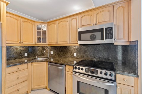 Condo in Aventura, Florida, 2 bedrooms  № 1868251 - photo 28