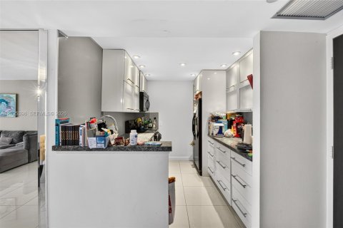 Copropriété à vendre à Aventura, Floride: 2 chambres, 105.72 m2 № 2387766 - photo 12