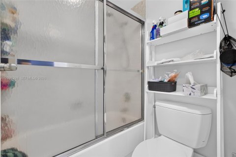Copropriété à vendre à Aventura, Floride: 2 chambres, 105.72 m2 № 2387766 - photo 23
