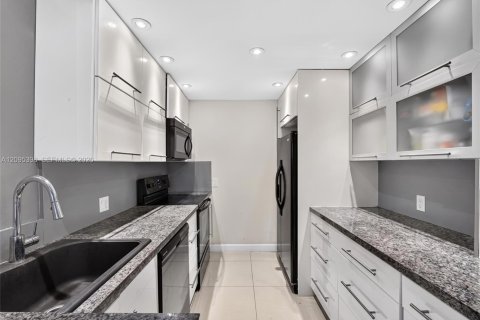 Copropriété à vendre à Aventura, Floride: 2 chambres, 105.72 m2 № 2387766 - photo 16