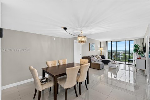 Copropriété à vendre à Aventura, Floride: 2 chambres, 105.72 m2 № 2387766 - photo 5
