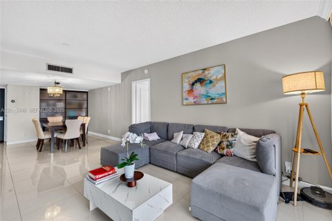 Copropriété à vendre à Aventura, Floride: 2 chambres, 105.72 m2 № 2387766 - photo 6