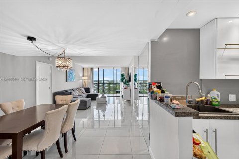 Copropriété à vendre à Aventura, Floride: 2 chambres, 105.72 m2 № 2387766 - photo 4