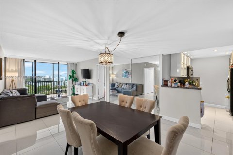 Condo à Aventura, Floride, 2 chambres  № 2387766