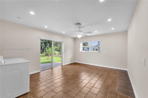 Villa ou maison à vendre à Davie, Floride: 4 chambres, 270.35 m2 № 1949143 - photo 13