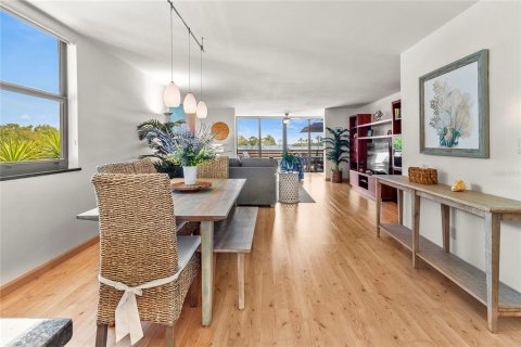 Condominio en alquiler en Longboat Key, Florida, 2 dormitorios, 148.74 m2 № 1138203 - foto 23