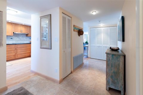 Condominio en alquiler en Longboat Key, Florida, 2 dormitorios, 148.74 m2 № 1138203 - foto 11