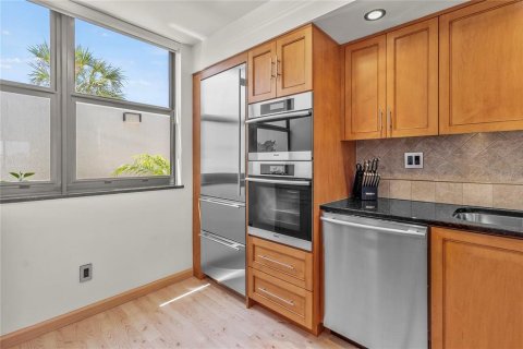 Condominio en alquiler en Longboat Key, Florida, 2 dormitorios, 148.74 m2 № 1138203 - foto 16