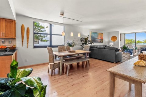 Condominio en alquiler en Longboat Key, Florida, 2 dormitorios, 148.74 m2 № 1138203 - foto 22