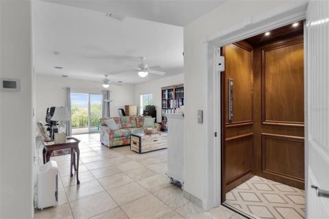 House in Key Largo, Florida 4 bedrooms, 267.56 sq.m. № 1799905 - photo 7