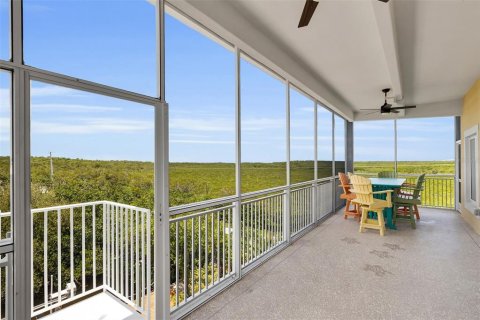 House in Key Largo, Florida 4 bedrooms, 267.56 sq.m. № 1799905 - photo 23