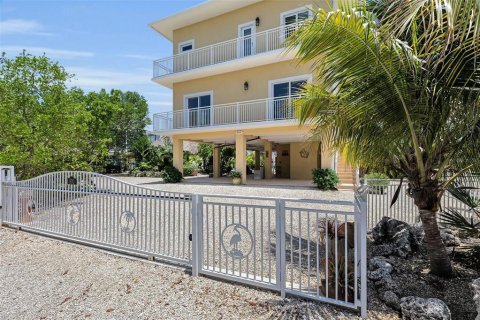 House in Key Largo, Florida 4 bedrooms, 267.56 sq.m. № 1799905 - photo 25