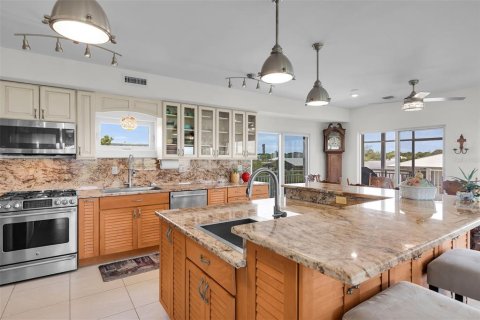 House in Key Largo, Florida 4 bedrooms, 267.56 sq.m. № 1799905 - photo 24