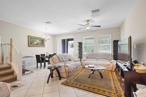 Townhouse in Tampa, Florida 3 bedrooms, 167.6 sq.m. № 2222457 - photo 5