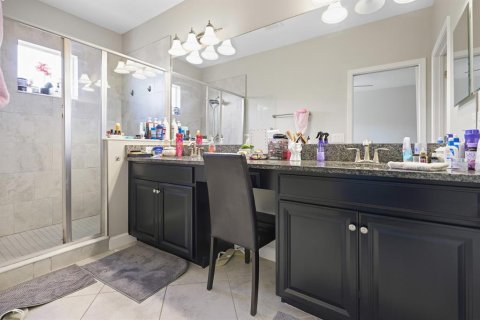 Townhouse in Tampa, Florida 3 bedrooms, 167.6 sq.m. № 2222457 - photo 9