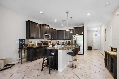 Townhouse in Tampa, Florida 3 bedrooms, 167.6 sq.m. № 2222457 - photo 4