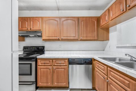 Купить кондоминиум в Корал-Спрингс, Флорида 3 комнаты, 76.18м2, № 2146213 - фото 5