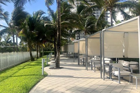 Condo in Bal Harbour, Florida, 2 bedrooms  № 969819 - photo 22
