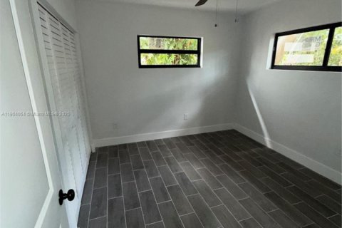 Casa en alquiler en Miami, Florida, 2 dormitorios, 65.03 m2 № 1964516 - foto 12