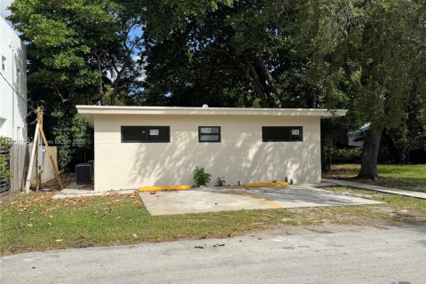 Casa en alquiler en Miami, Florida, 2 dormitorios, 65.03 m2 № 1964516 - foto 3