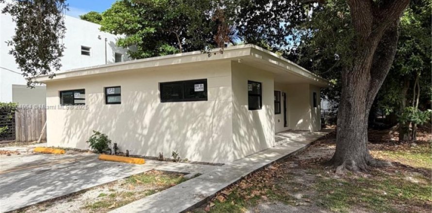 Casa en Miami, Florida 2 dormitorios, 65.03 m2 № 1964516