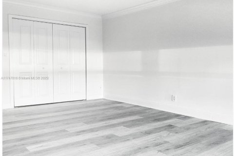 Condominio en venta en Hallandale Beach, Florida, 3 dormitorios, 132.85 m2 № 1937034 - foto 13