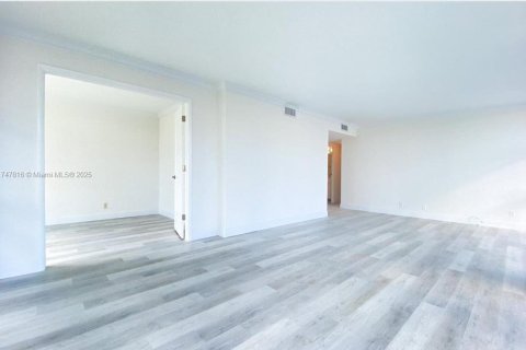 Condominio en venta en Hallandale Beach, Florida, 3 dormitorios, 132.85 m2 № 1937034 - foto 6