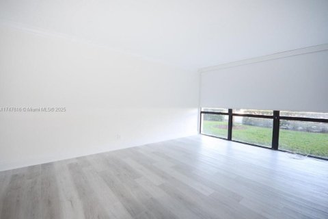 Condominio en venta en Hallandale Beach, Florida, 3 dormitorios, 132.85 m2 № 1937034 - foto 11