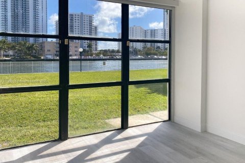 Condominio en venta en Hallandale Beach, Florida, 3 dormitorios, 132.85 m2 № 1937034 - foto 4
