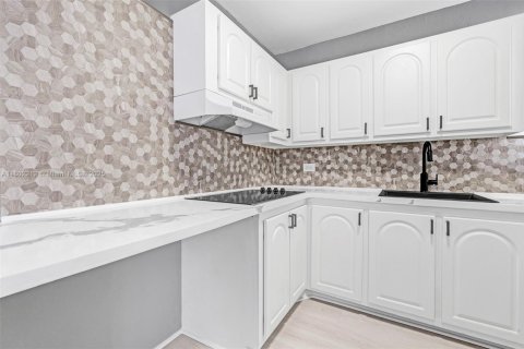 Copropriété à vendre à Miami Beach, Floride: 1 chambre, 65.03 m2 № 1742149 - photo 6