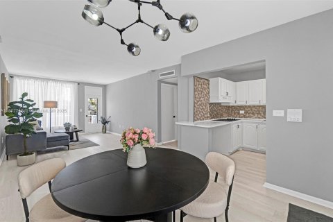 Copropriété à vendre à Miami Beach, Floride: 1 chambre, 65.03 m2 № 1742149 - photo 8