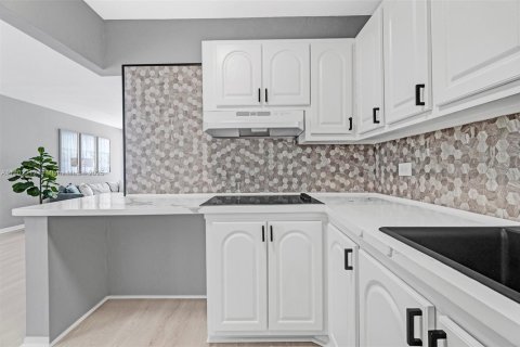 Copropriété à vendre à Miami Beach, Floride: 1 chambre, 65.03 m2 № 1742149 - photo 7
