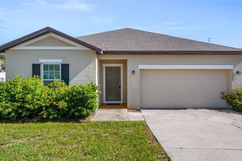 House in Mascotte, Florida 3 bedrooms, 155.61 sq.m. № 2318496