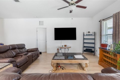 Villa ou maison à vendre à Mascotte, Floride: 3 chambres, 155.61 m2 № 2318496 - photo 11