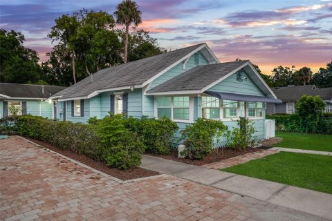 Propiedad comercial en alquiler en Mount Dora, Florida, 105.63 m2 № 1901194 - foto 2