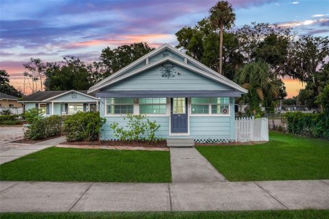 Propiedad comercial en alquiler en Mount Dora, Florida, 105.63 m2 № 1901194 - foto 1